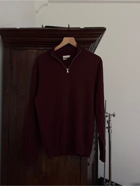 Octobre Men's Half-Zip Sweater in Deep Burgundy